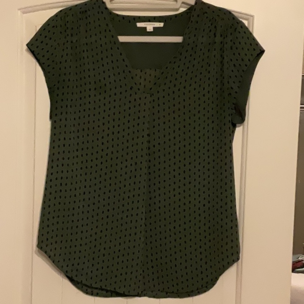 Fun 2 Fun Cream and Tan Cap Sleeve Blouse